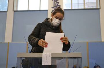 Политолог: действия Смольного подрывают доверие к выборной системе России