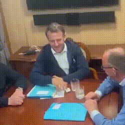 https://forumupload.ru/uploads/0012/fa/8d/2/368093.gif