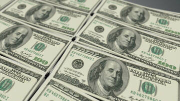 Доллар опустился ниже 83 рублей впервые с 25 февраля