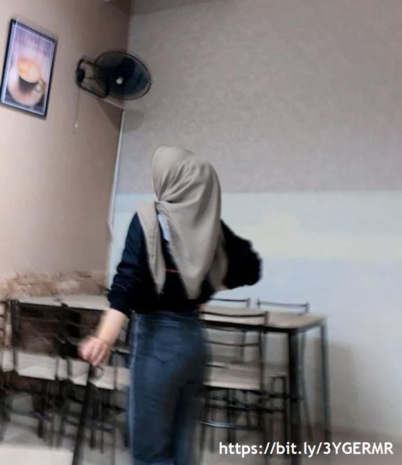 Jumpa Soraya, gadis berjilbab cantik seksi di rumah makan