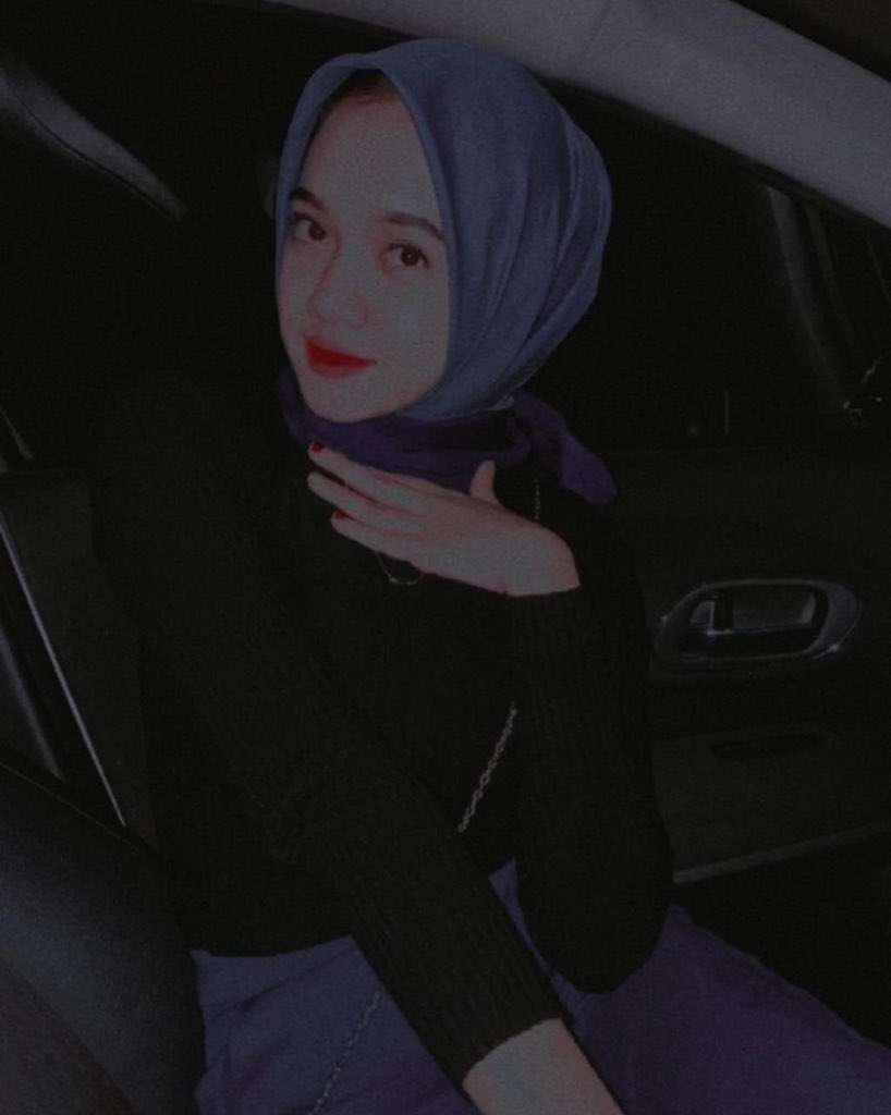 Foto Cewek Hijaber Open BO Cantik