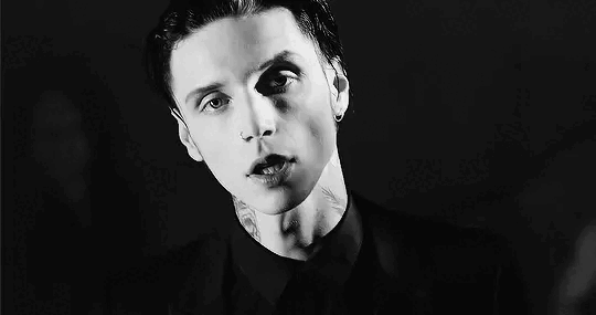 https://forumupload.ru/uploads/001c/76/cb/4/782776.gif