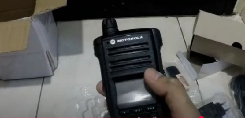 Foto Radio HT (Handy Talkie) Walkie Talkie Jarak Jauh Polisi, Satpam, dll